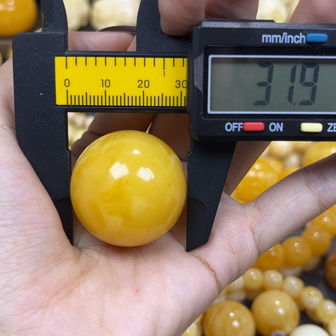 琥珀未镶嵌手串……