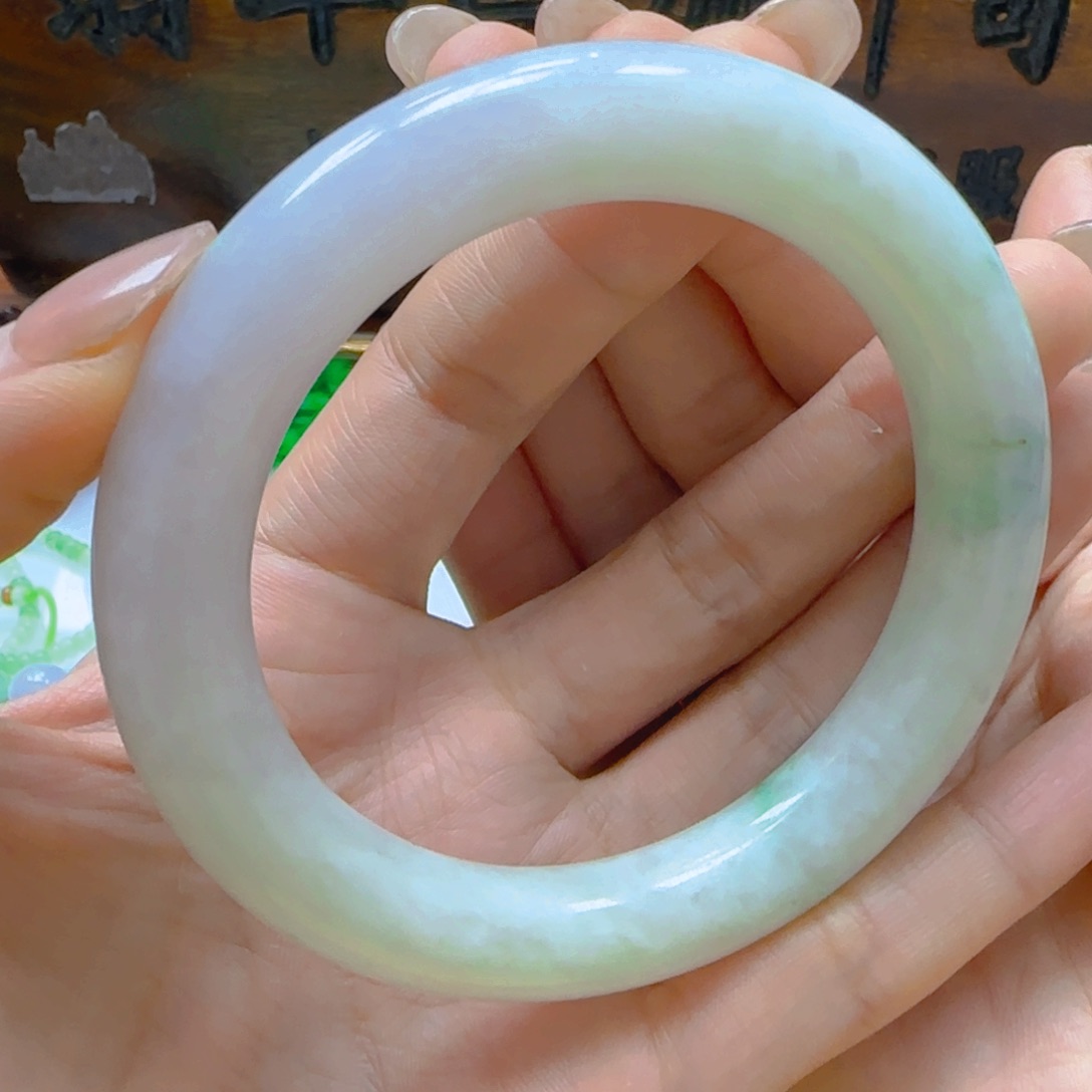 翡翠手镯未镶嵌翡翠240