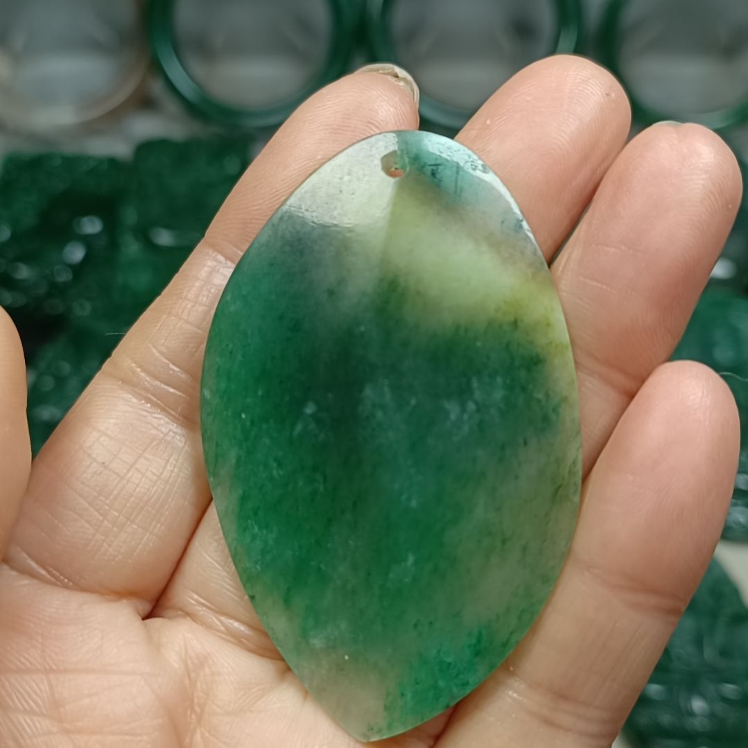 独山玉未镶嵌挂件