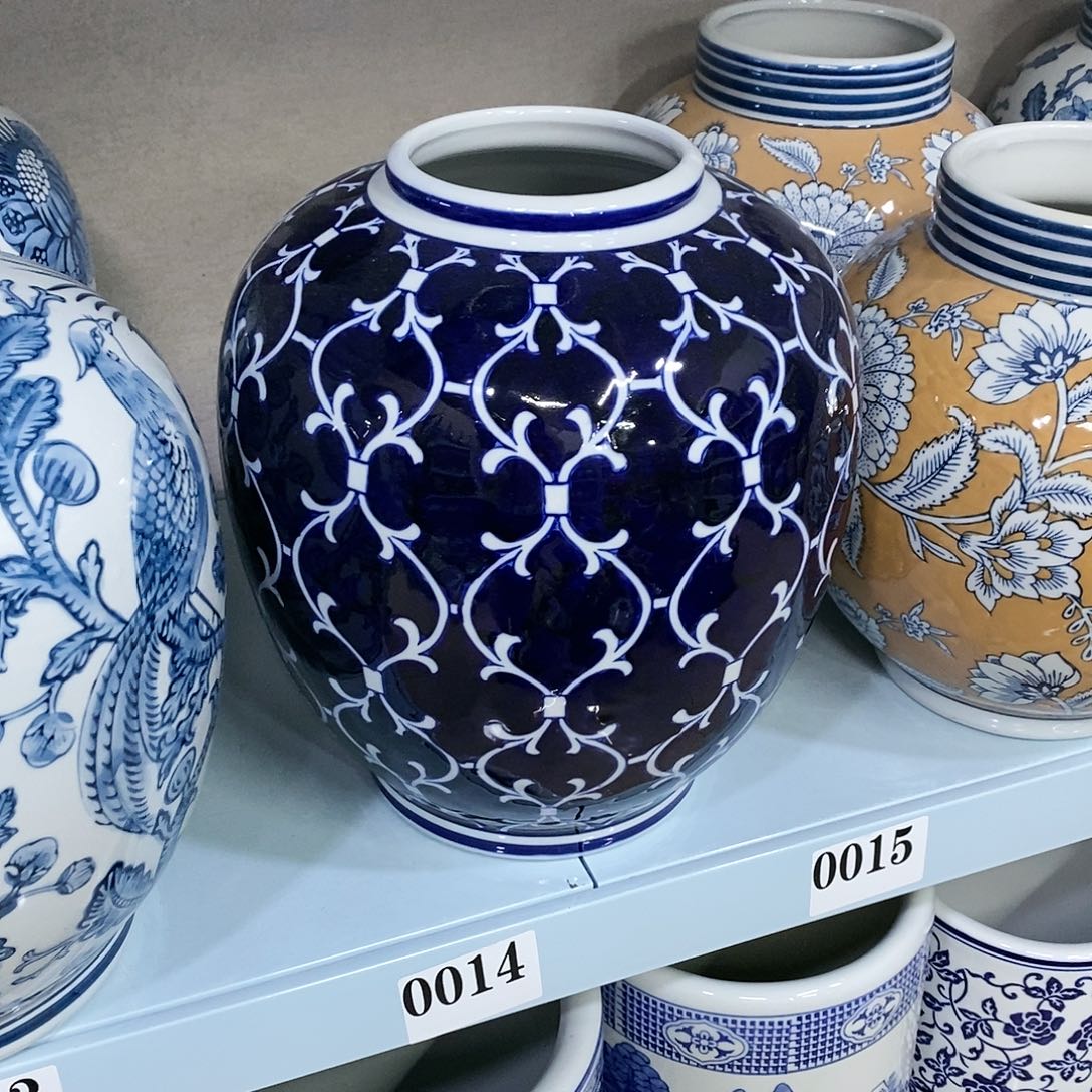 【闪购商品】摆件大肚瓶瓷器………………………………