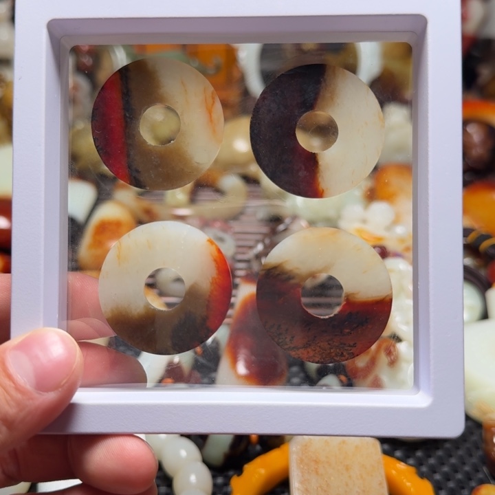 卧***梅只买单纯的吊坠，没带链子，属的性质。