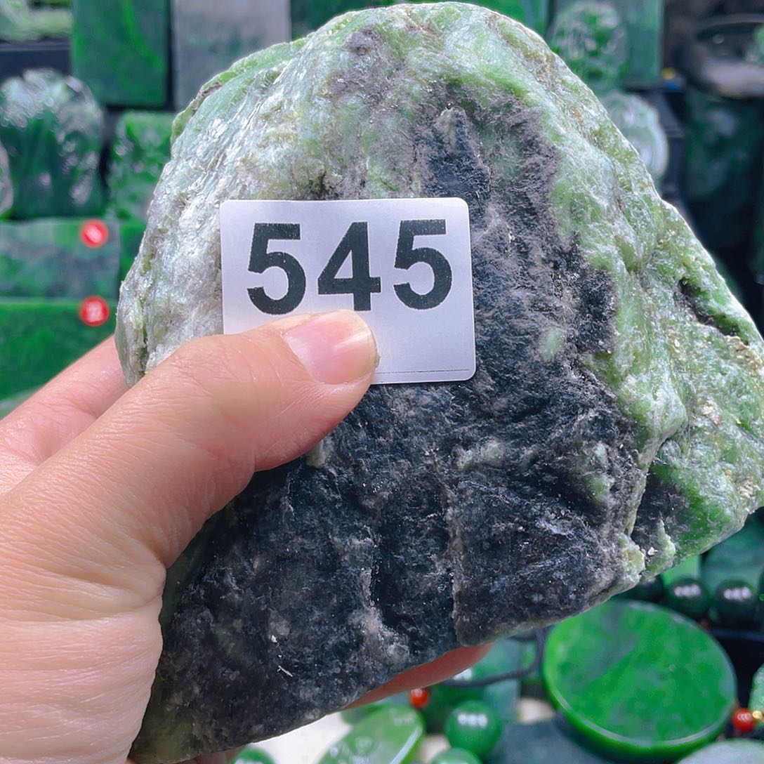 和田玉（碧玉）未镶嵌珠宝奇石