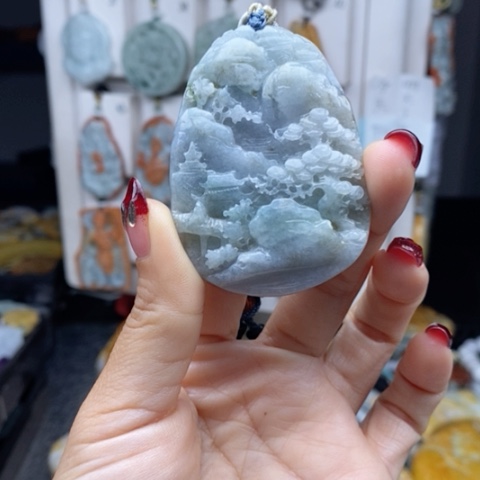 翡翠颈饰未镶嵌翡翠