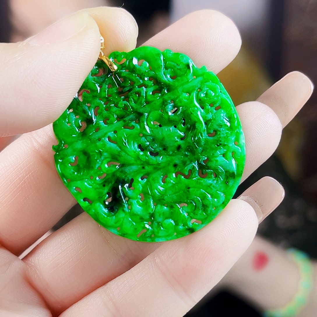 翡翠18K金镶嵌颈饰多样性