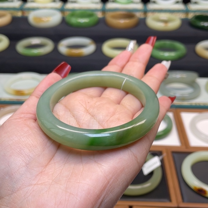 和田玉手镯未镶嵌57