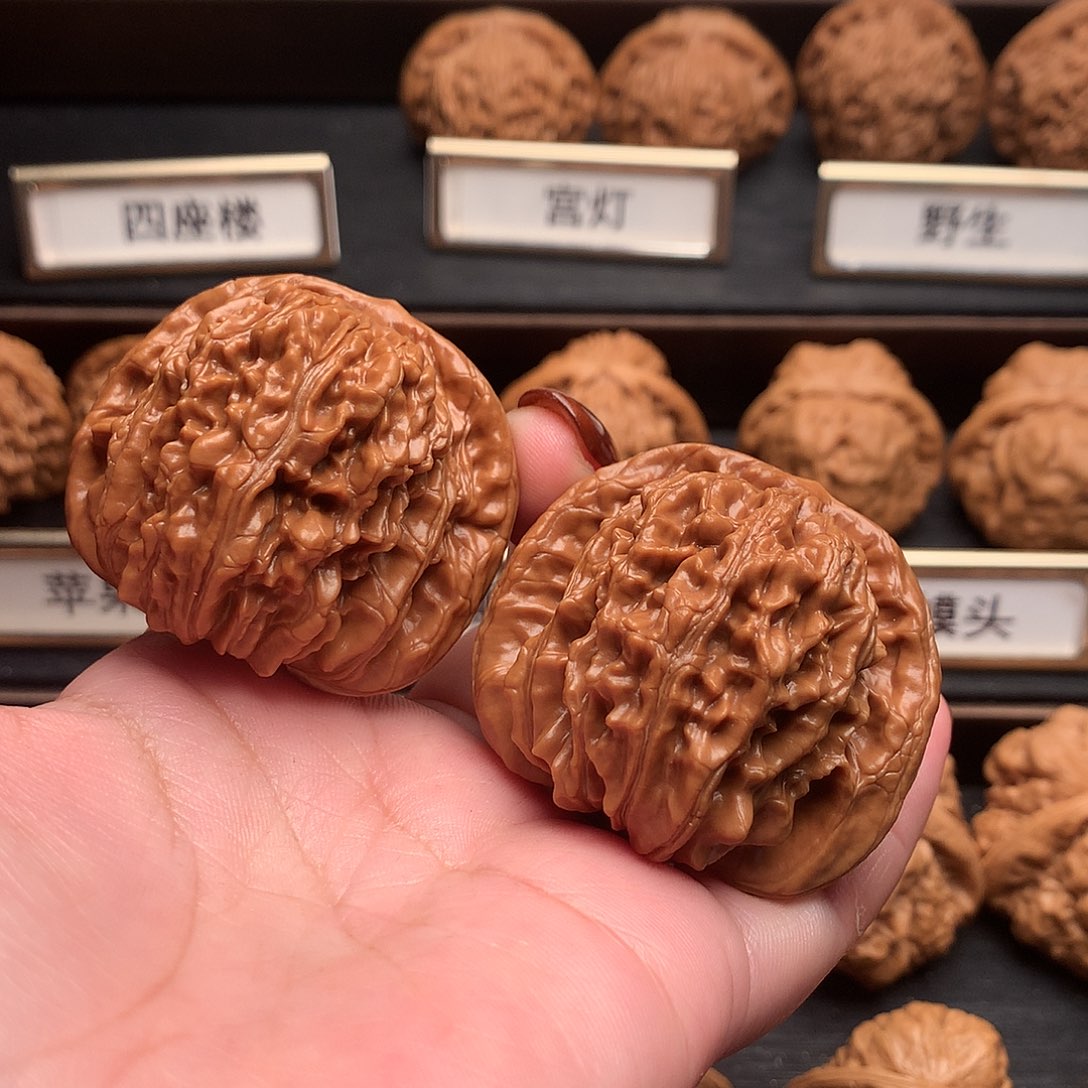文玩核桃吊坠24号山地扣45+