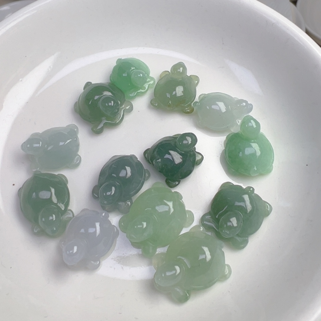 翡翠散珠立体乌龟