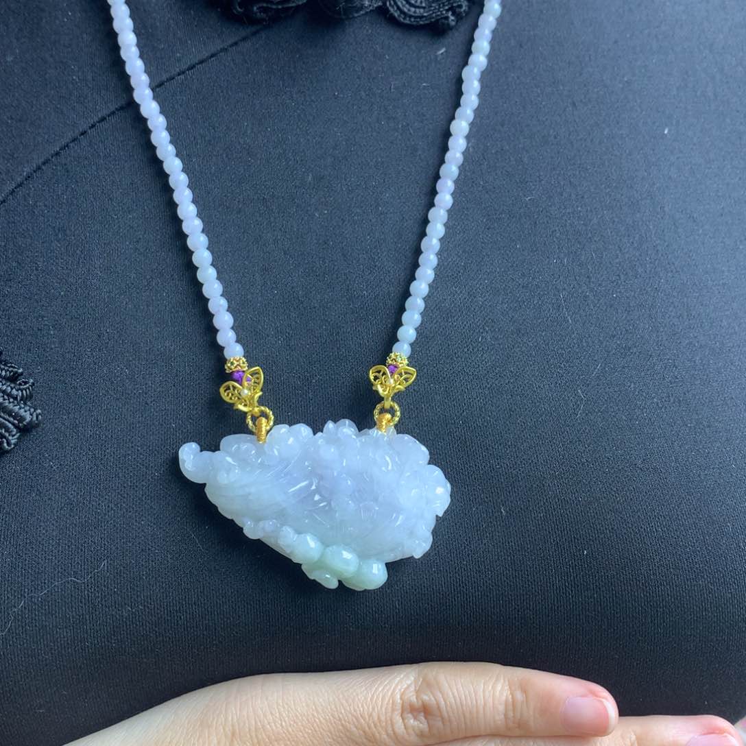 翡翠颈饰未镶嵌翡翠