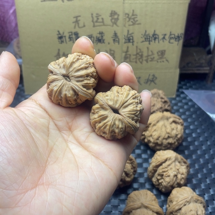 大***鸿吊坠文玩核桃元宝不退不换