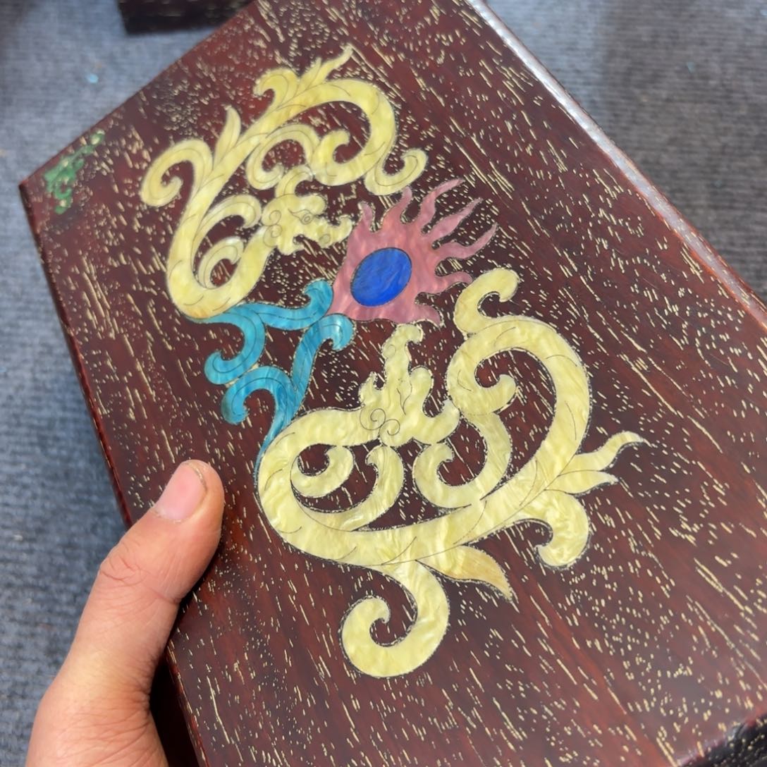 木小叶紫檀满金星收纳盒