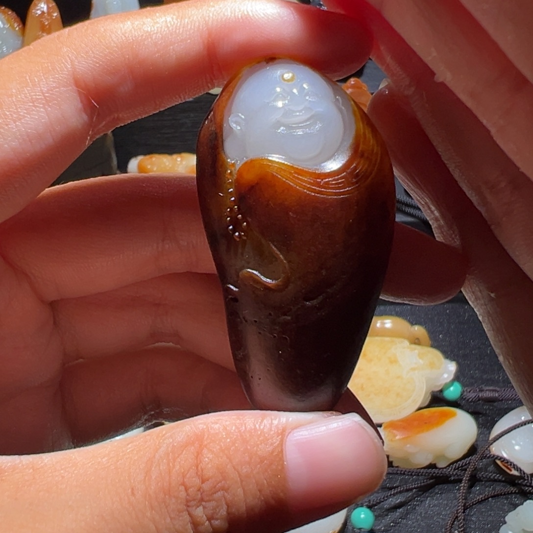 庆***年颈饰未镶嵌和田玉