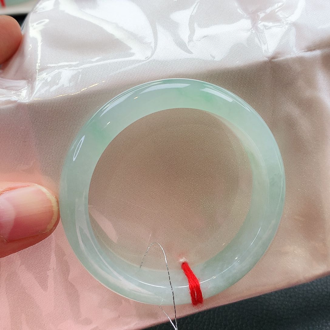 未镶嵌手镯翡翠天然翡翠手镯