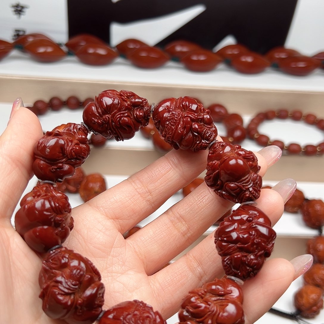 出***饿橄榄核手串弥勒手串