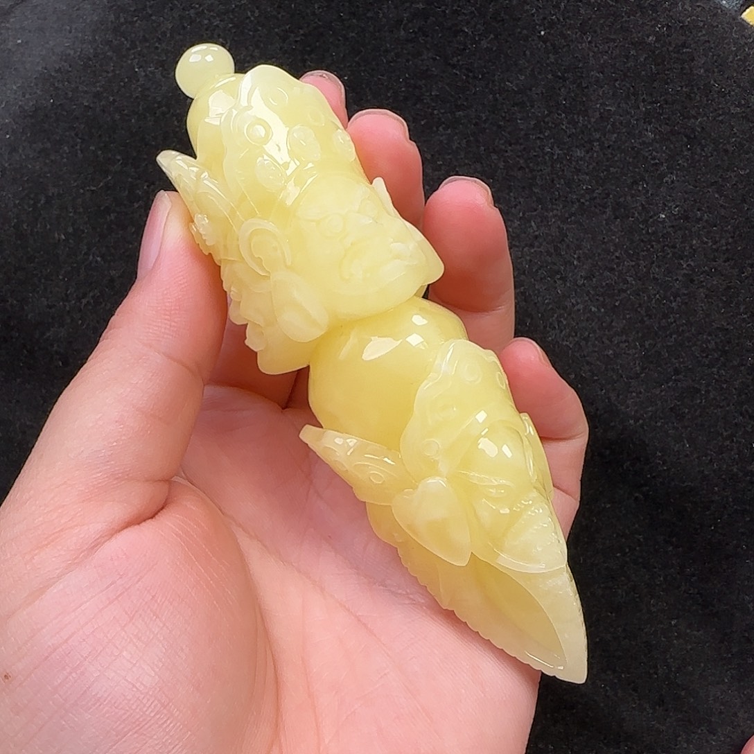 蜜蜡未镶嵌珠宝奇石