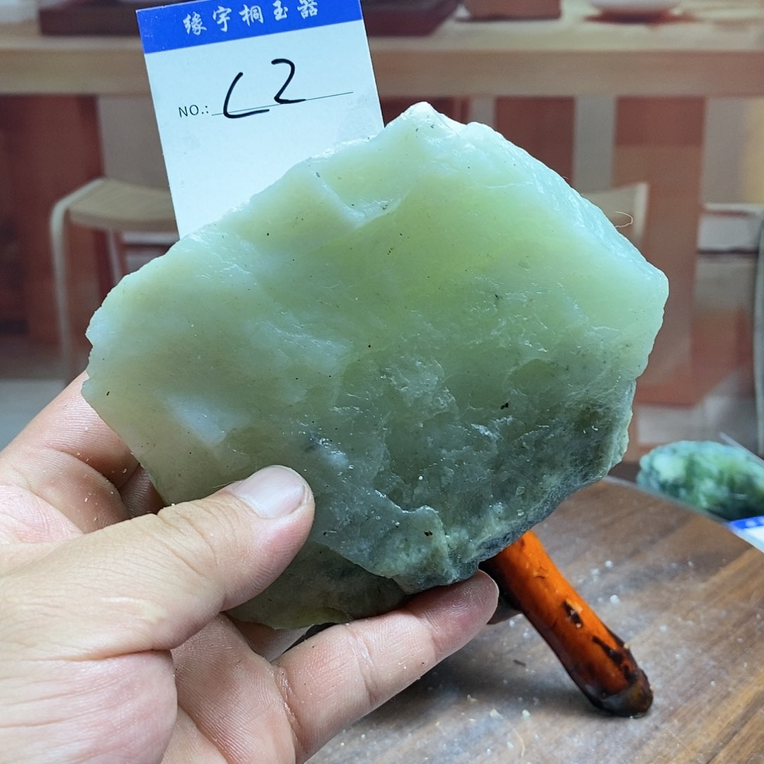 蛇纹石玉原石未镶嵌