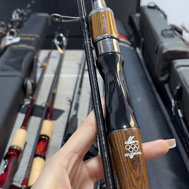 ****碳素3.8m精品路亚2.4ML