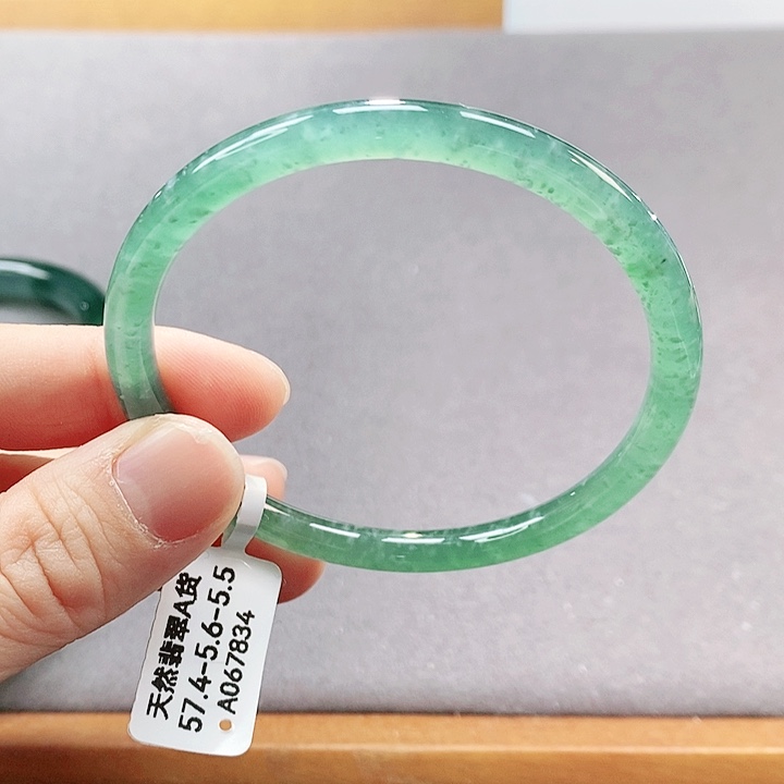 【闪购商品】翡翠手镯（圆镯）未镶嵌