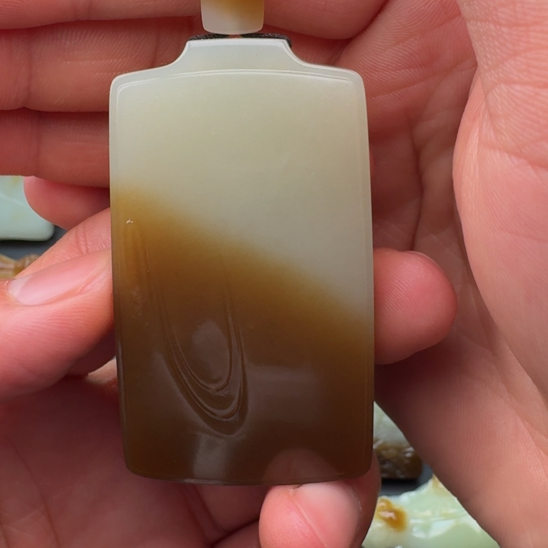 阿***1和田玉未镶嵌颈饰