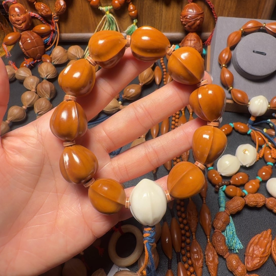 8***活橄榄核手串/手链铁核鲨鱼背19左右镜面小手持