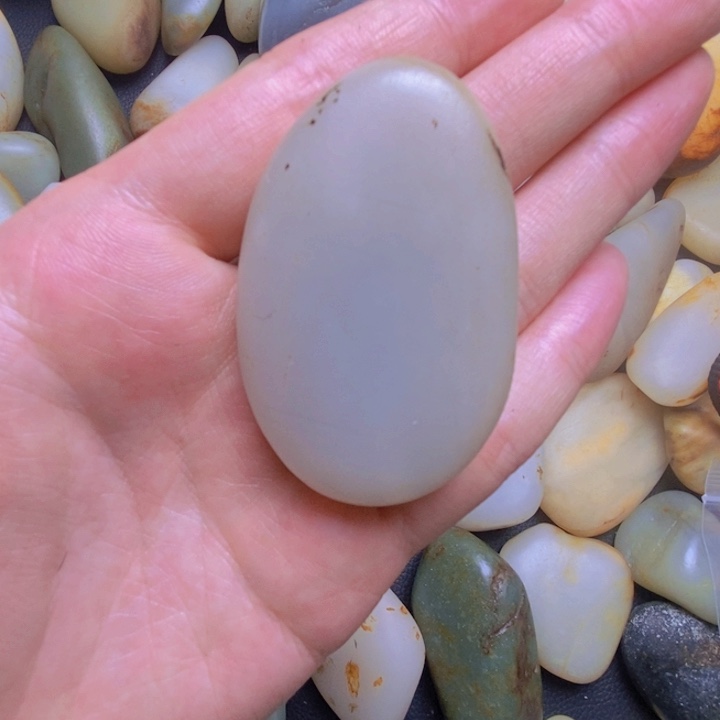 和田玉未镶嵌把件