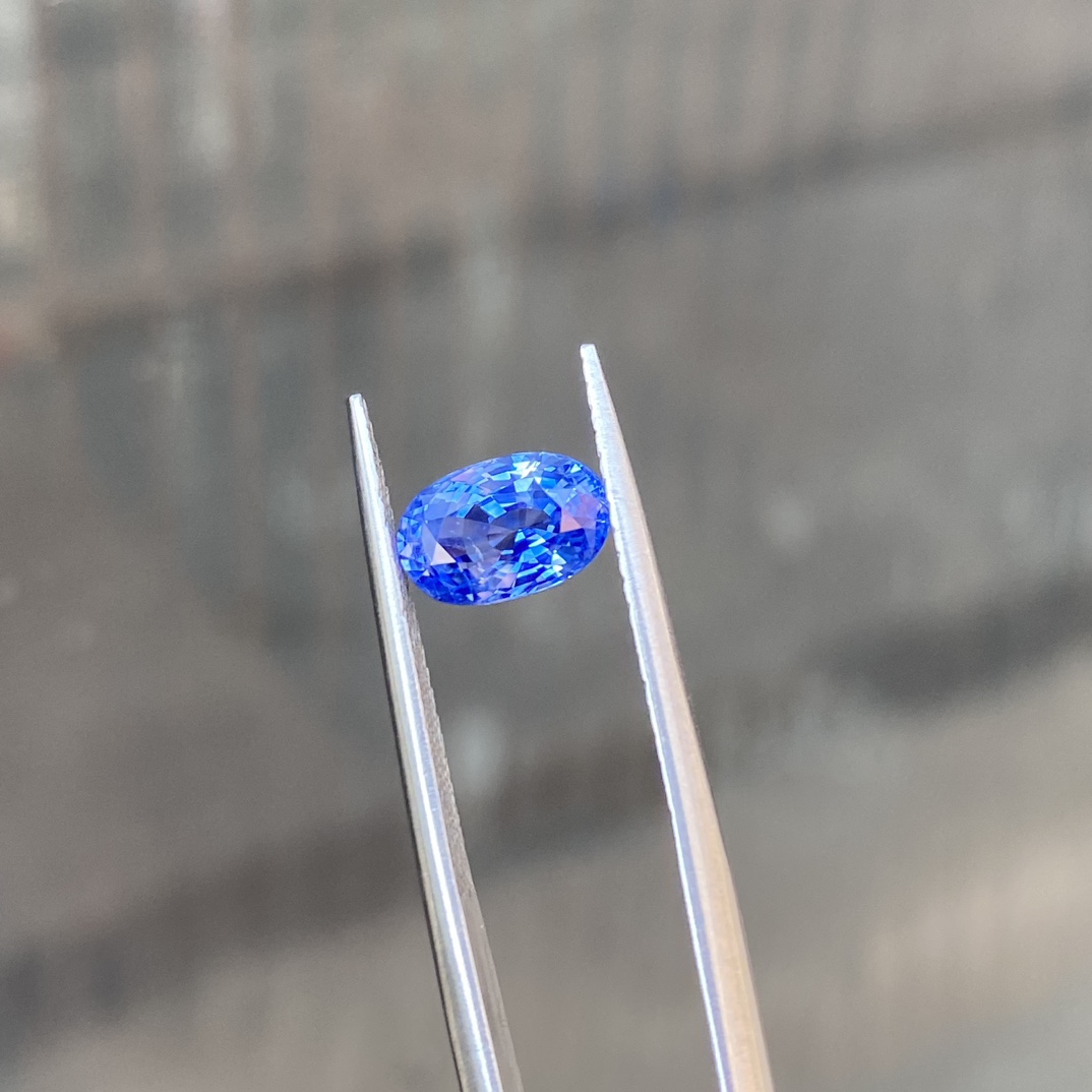 天然蓝宝石，矢车菊，1.67克拉，0068