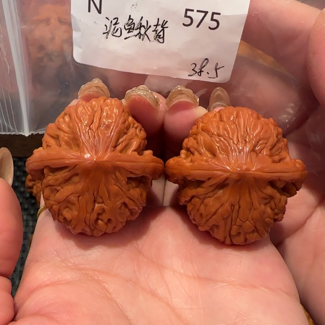 桃核吊坠张*泥鳅背37精品