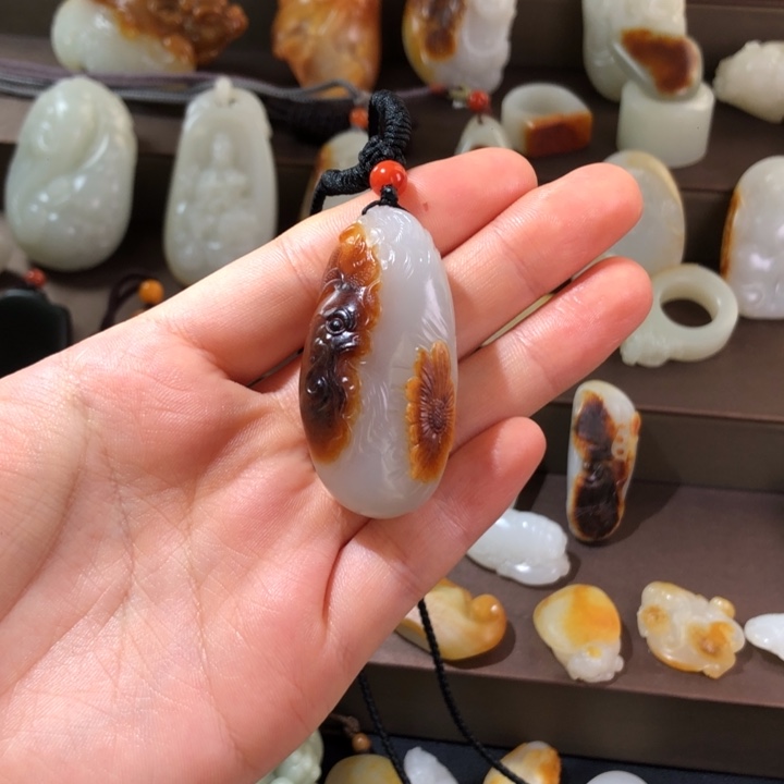 心***币和田玉（子料）未镶嵌颈饰