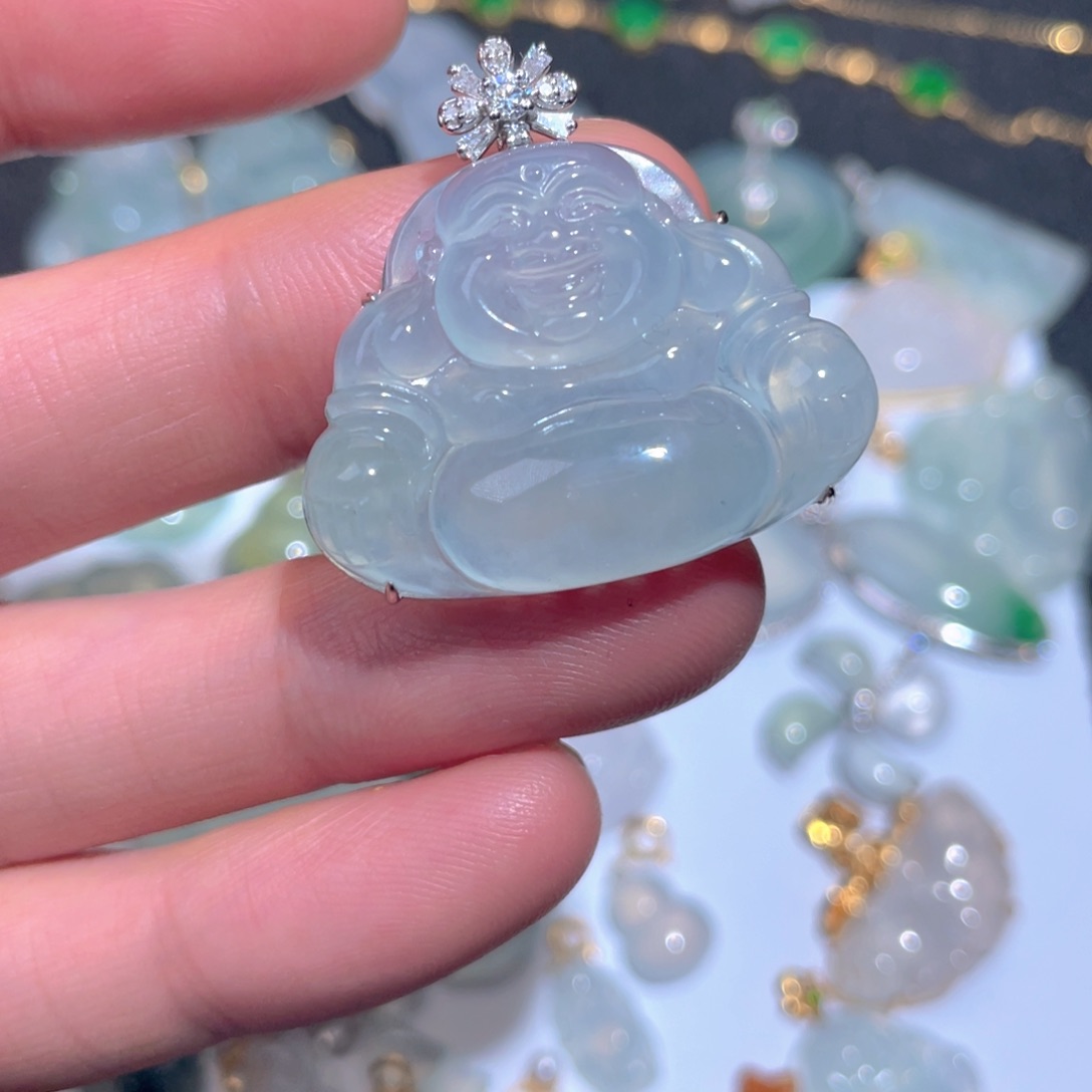 翡翠颈饰18K金镶嵌翡翠