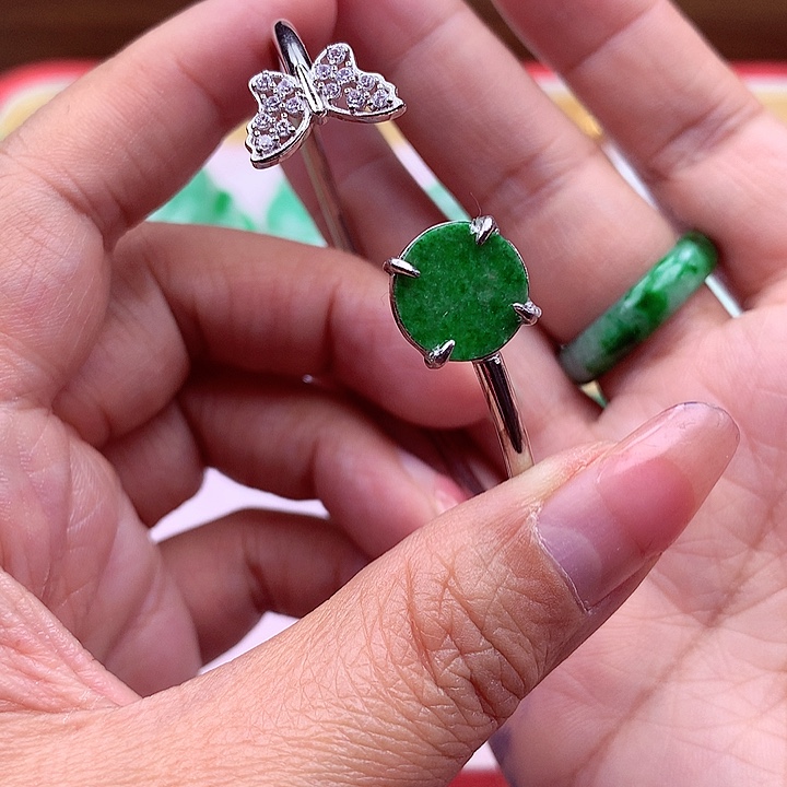 翡翠颈饰银S925镶嵌翡翠