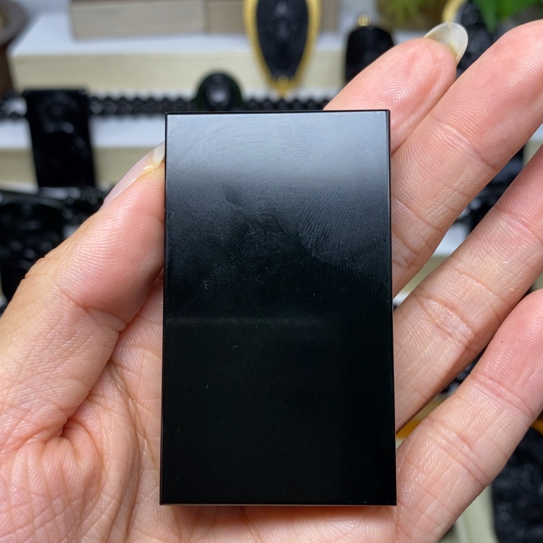 蛇纹石玉未镶嵌吊坠鲸*