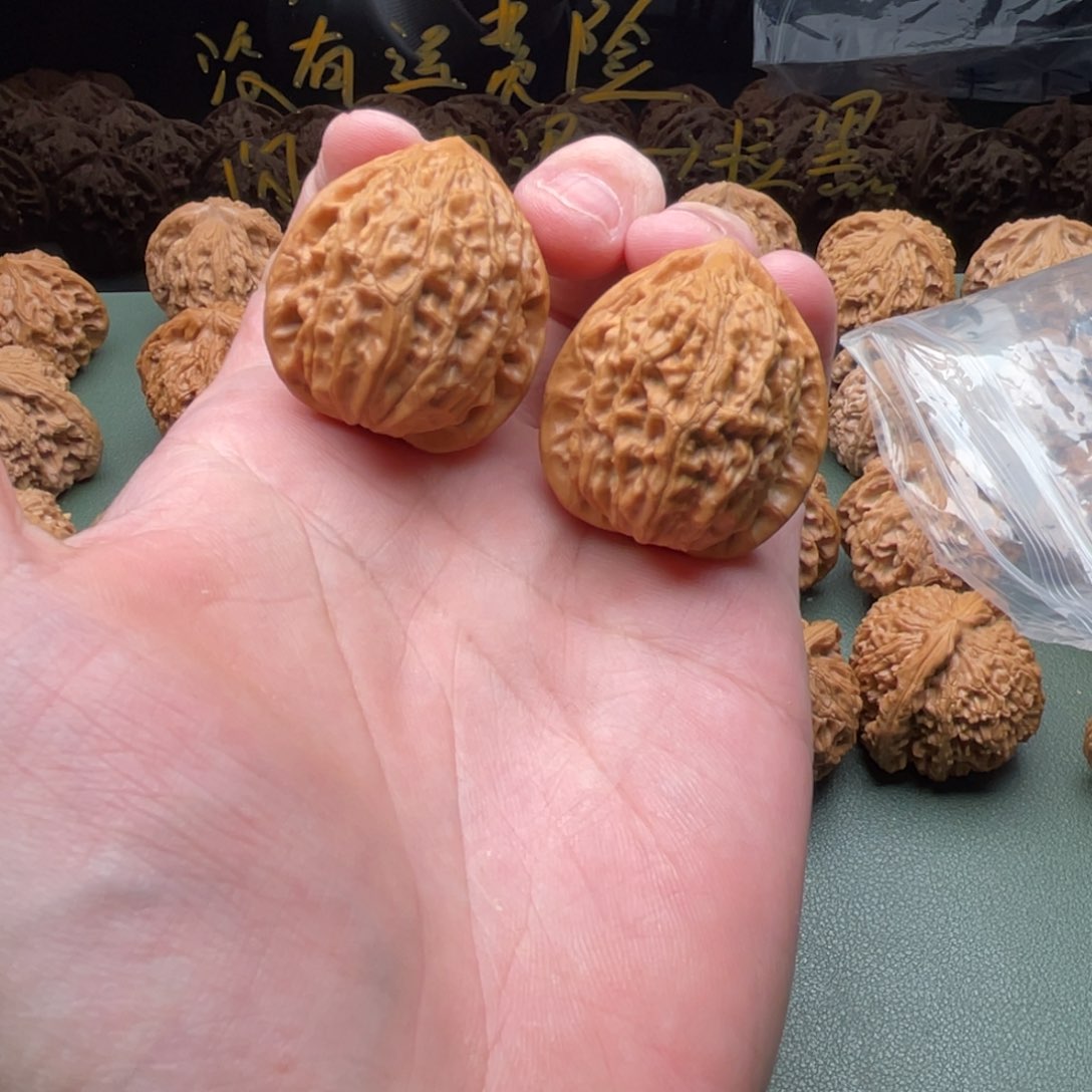 核桃把件34小金牛，已经打底