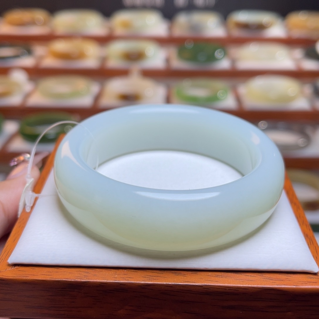 【闪购商品】和田玉手镯未镶嵌