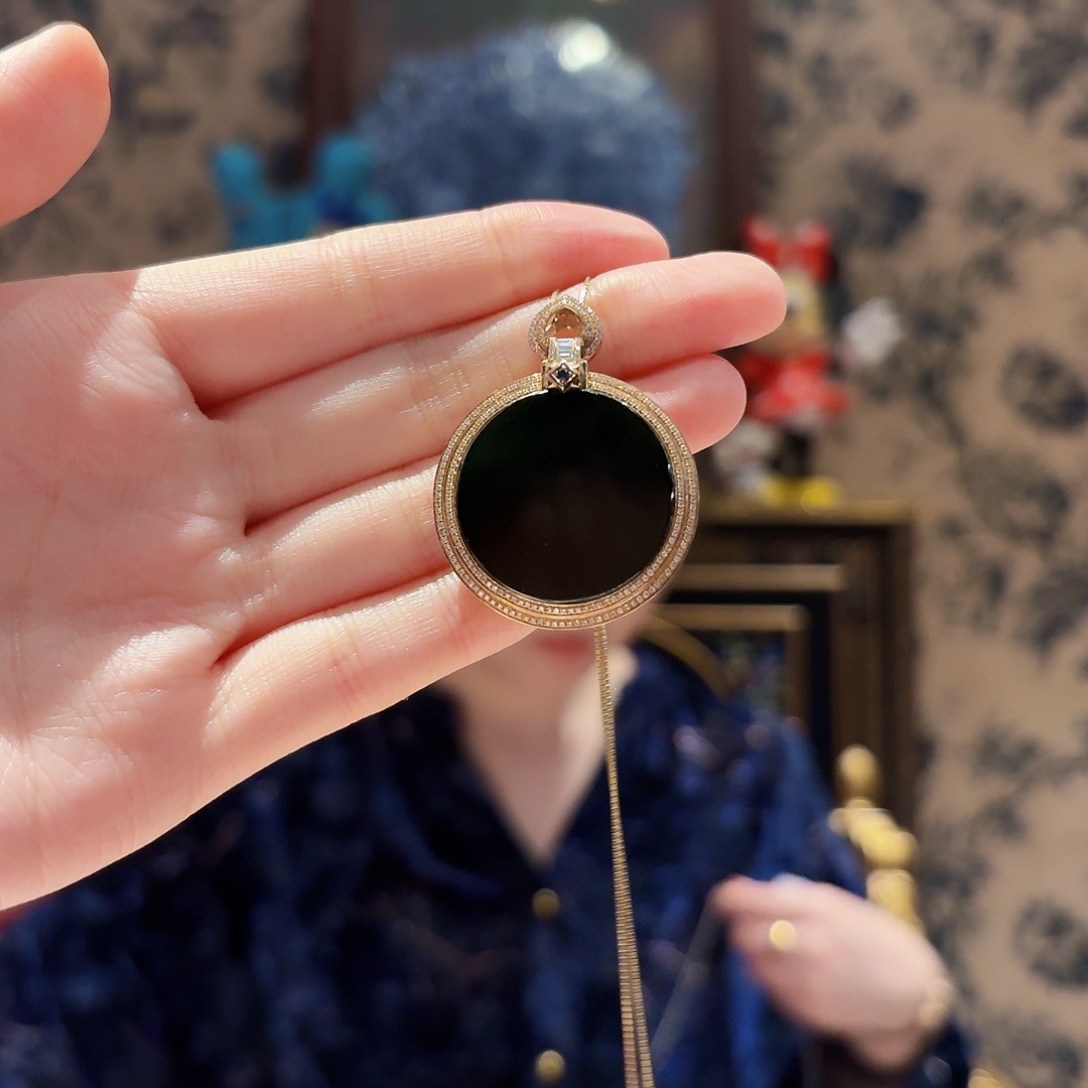 翡翠18K金镶嵌吊坠(赠链)