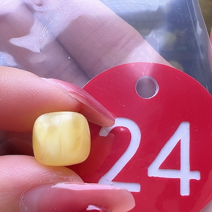 蜜蜡裸石未镶嵌微瑕 10.5/9.5mm 老型