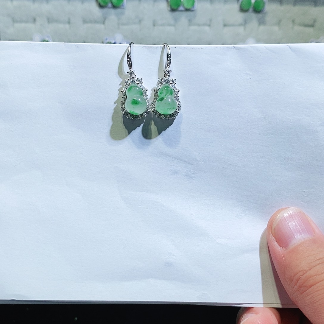 石英质玉未镶嵌戒指时**墨