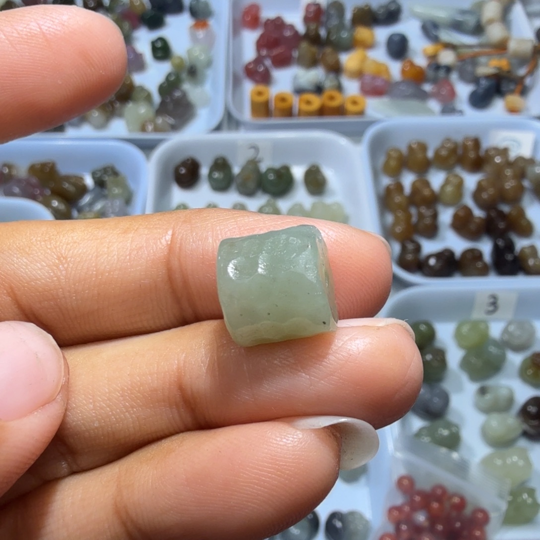 和田玉未镶嵌珠宝奇石