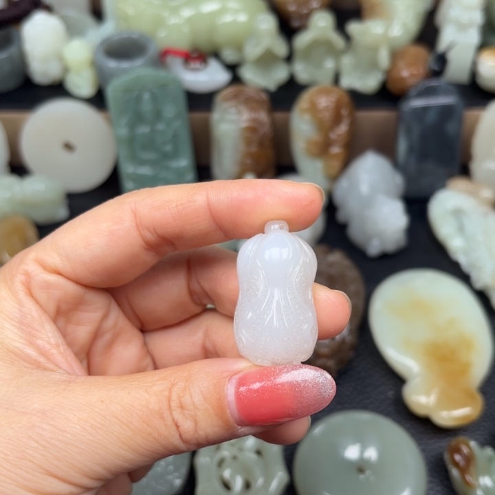 颈饰未镶嵌和田玉