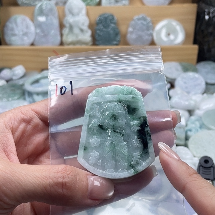 翡翠未镶嵌颈饰翡翠