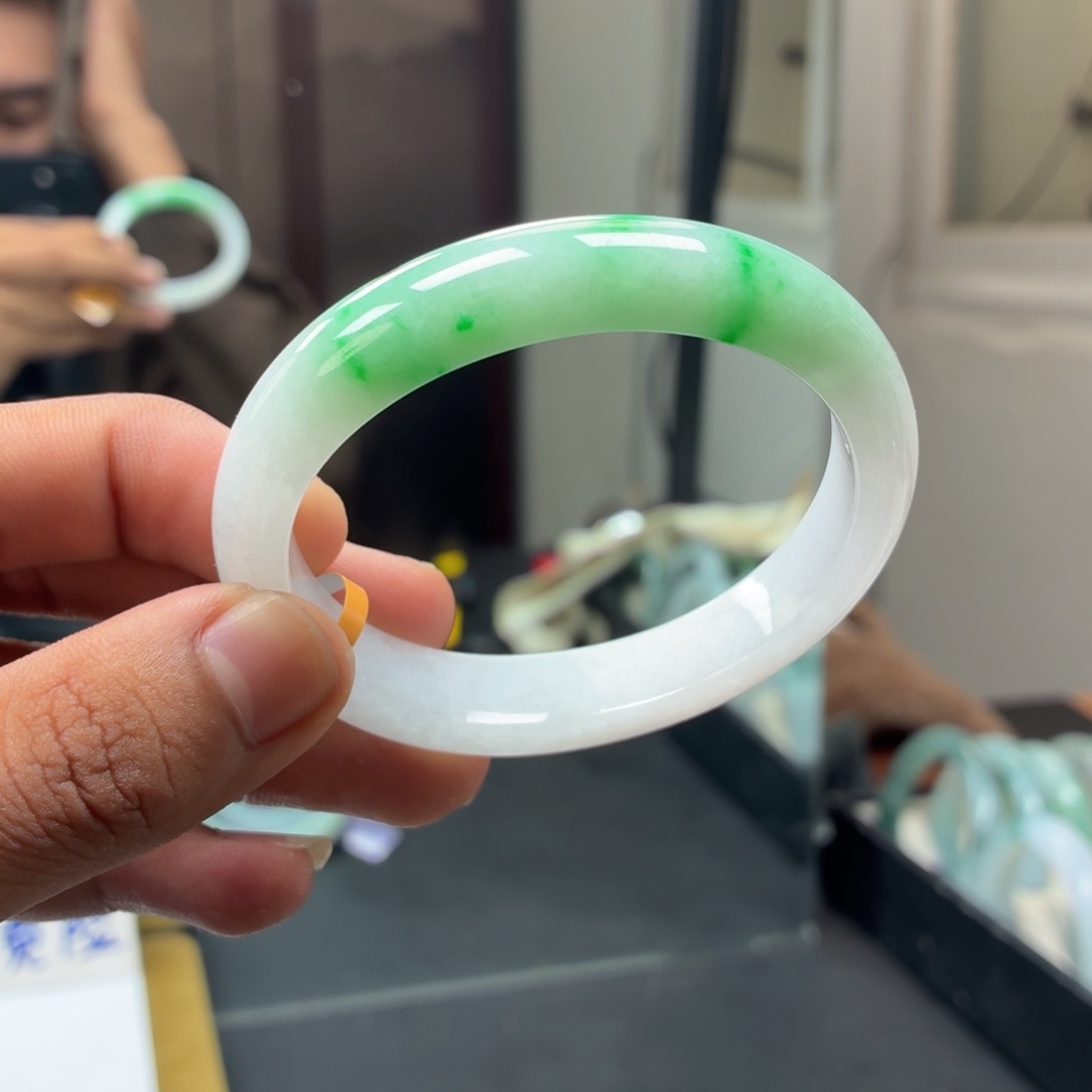 翡翠未镶嵌手镯翡翠6号有纹强推！！！