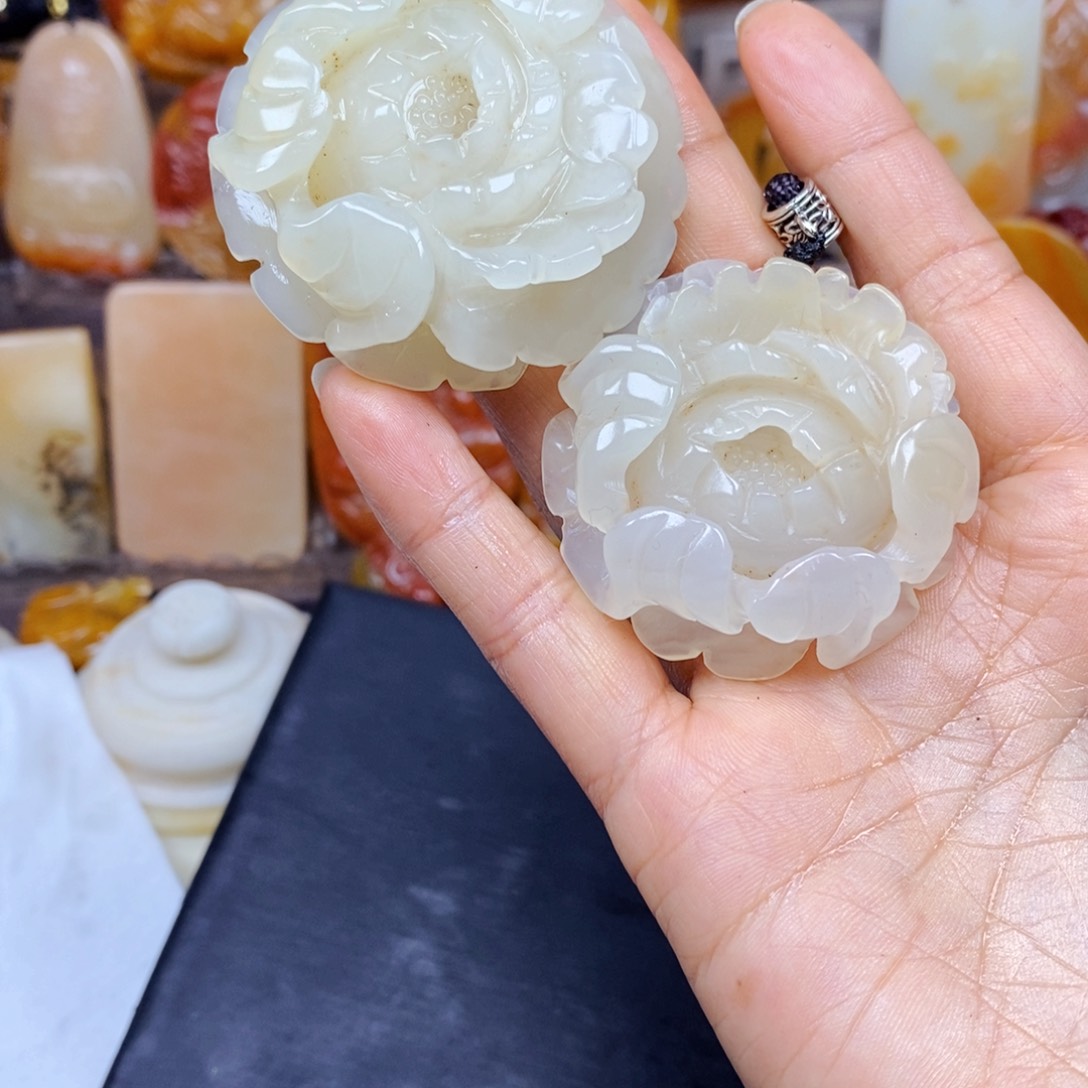 石英质玉（黄龙玉）颈饰未镶嵌