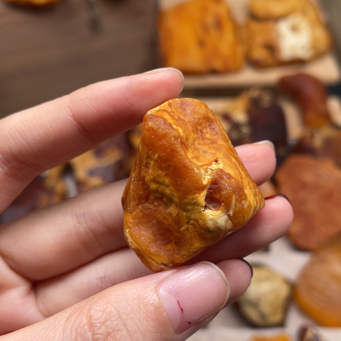 琥珀未镶嵌珠宝奇石