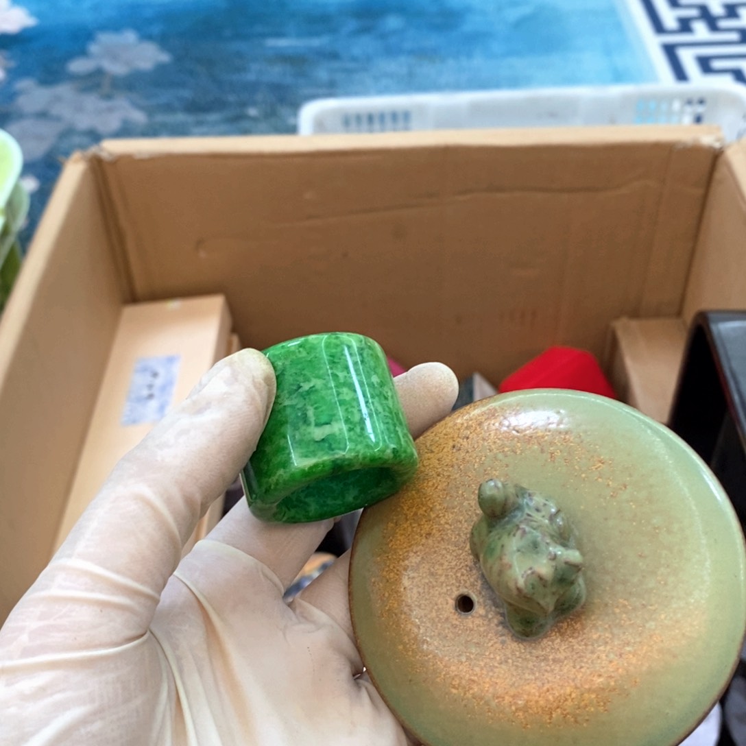 瓷片哈哈哈哈有哥哥