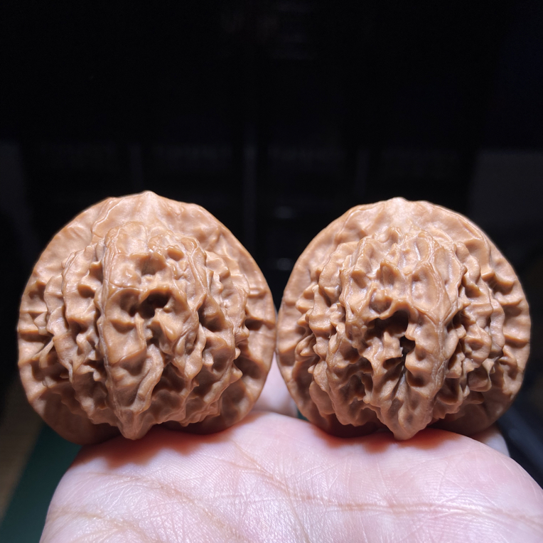 精品文玩核桃秦公子原色收藏手把件 42边38肚41高