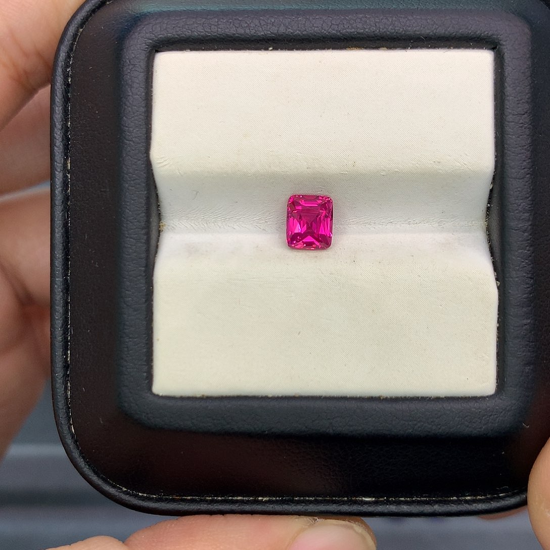 红宝石裸石1.02克拉无烧鸽血红