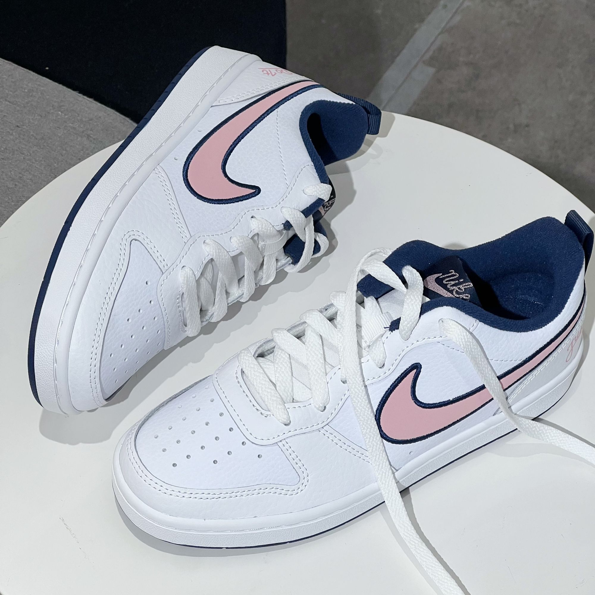 NIKE/耐克小草莓COURTGS轻便休闲百搭白色运动板鞋 DB3090-100