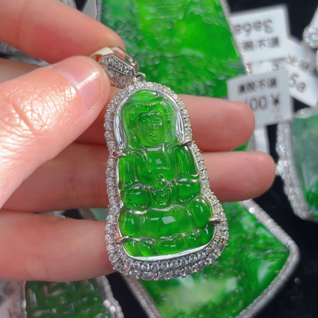 翡翠颈饰未镶嵌观音