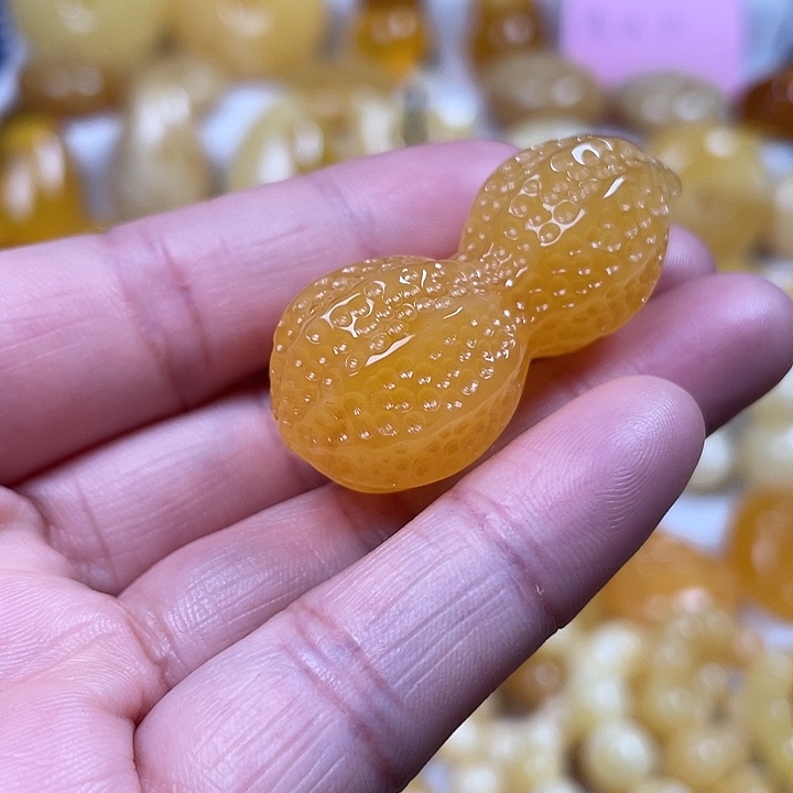 蜜蜡裸石未镶嵌花生