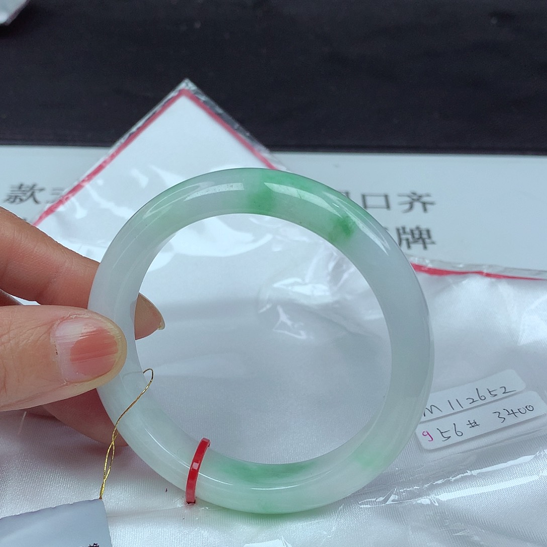 翡翠手镯未镶嵌56圈2652