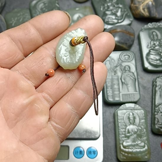 和田玉未镶嵌颈饰