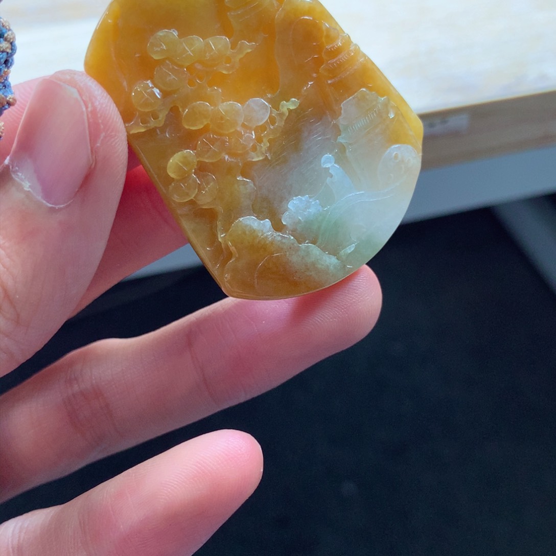 翡翠颈饰未镶嵌吊坠